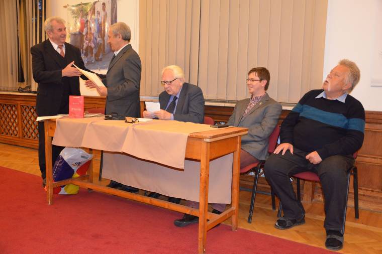 Két irodalmárt díjazott az EMIA