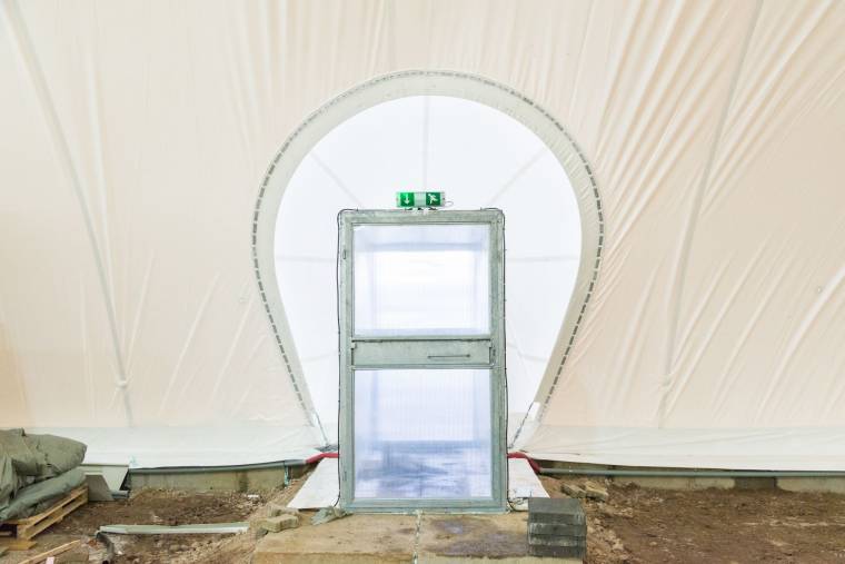 Hamarosan befejezik az új jégpályát a Sepsi Aréna mellett