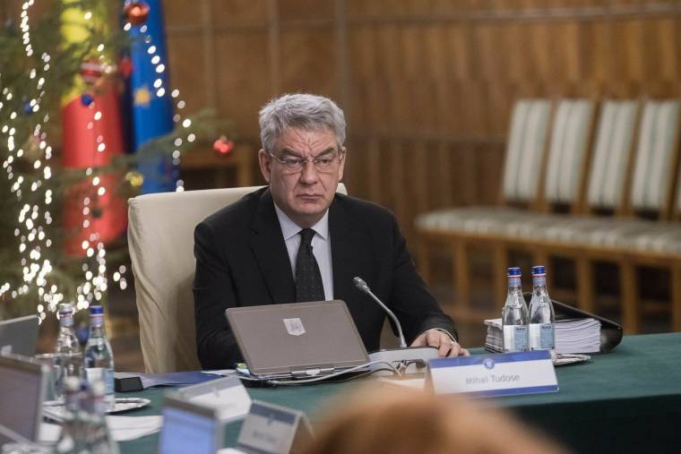 Dagad a botrány: feljelentik a miniszterelnököt
