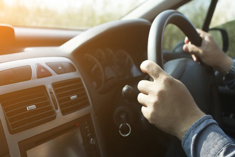 Jobbkormányos autókra vadásztak a rendőrök