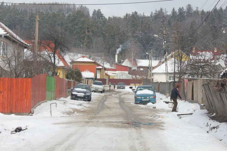 Hónapok óta tartó csőtörés miatt vannak áldatlan állapotok egy gyergyószentmiklósi utcában
