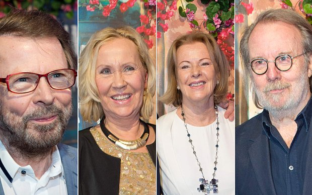 Bjoern Ulvaeus, Agnetha Faltskog, Anni-Frid Lyngstad és Benny Andersson egy 2016. januári felvételen •  Fotó: AFP