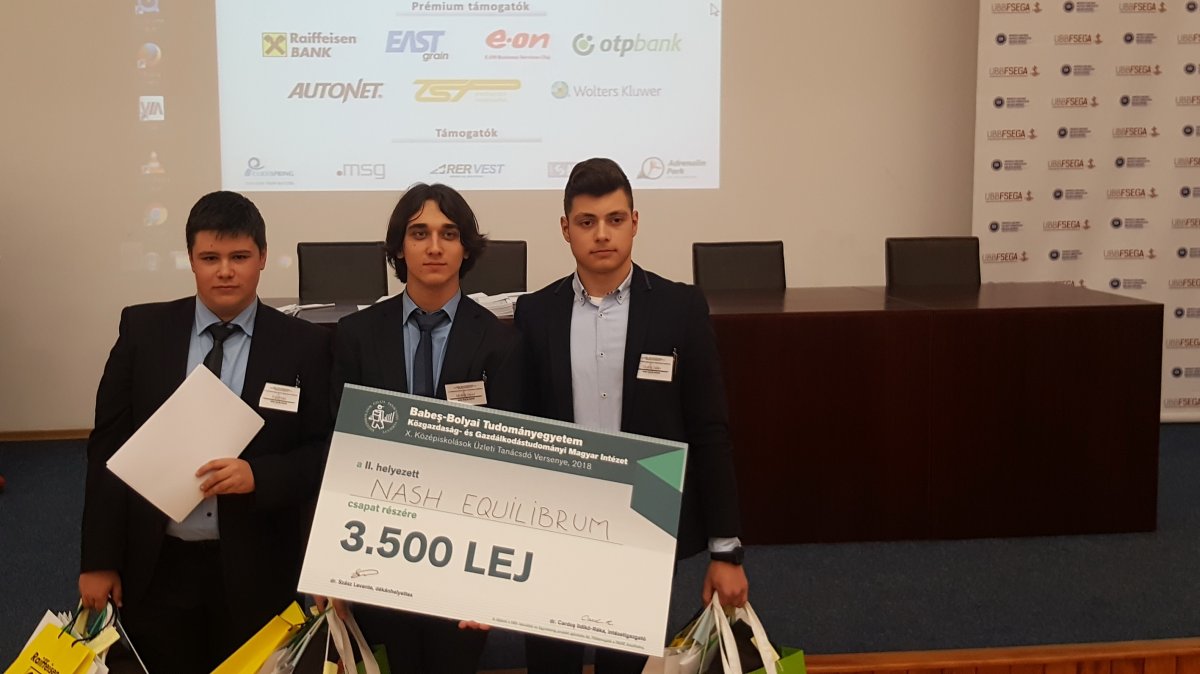 Nem kis pénzjutalommal honorálták a szervezők a kilencedikesek teljesítményét &bullet;  Fotó: Hajdó Andrea