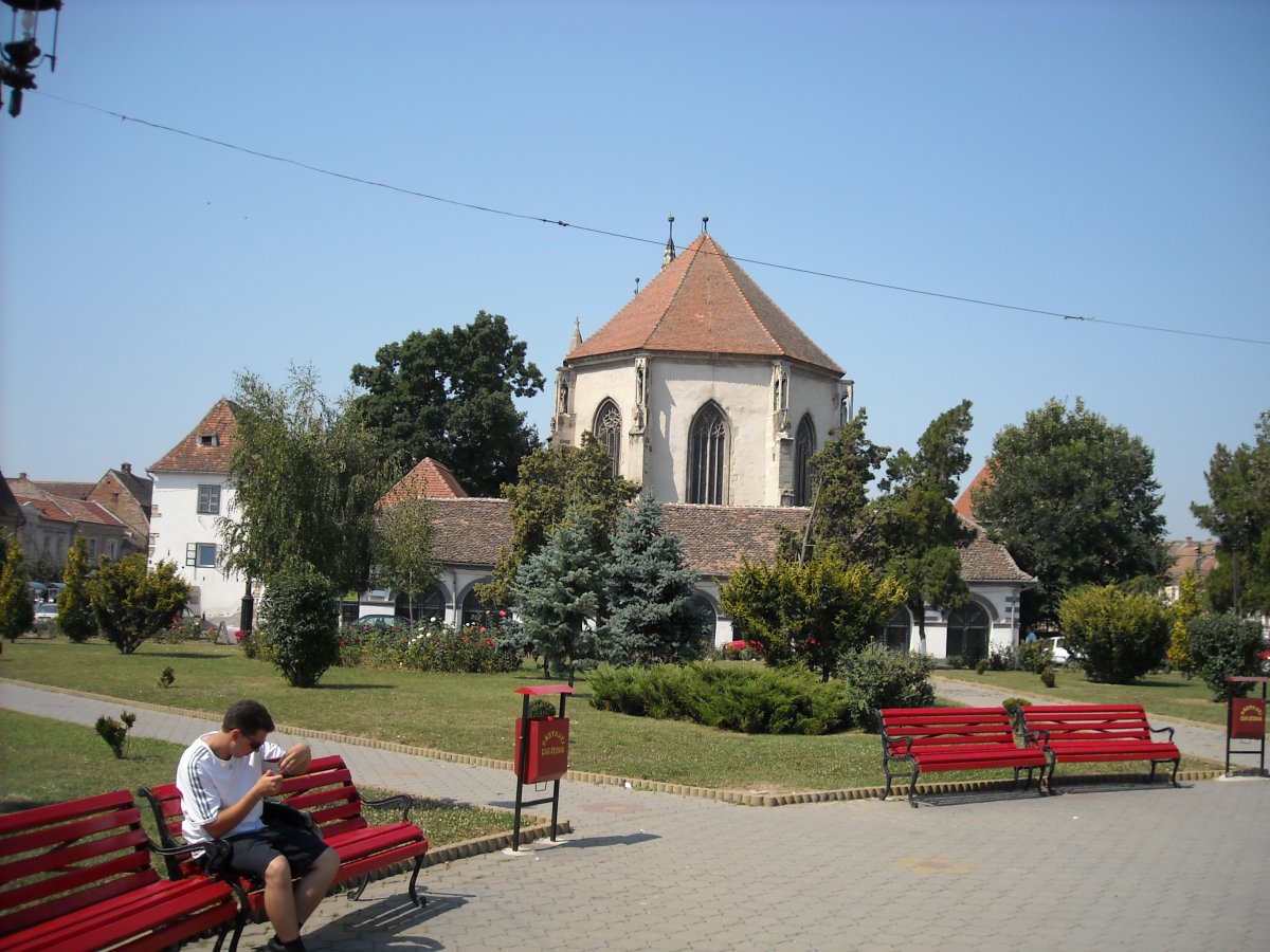 Szászsebesi utcakép. Vasárnap urnák elé várják a választópolgárokat • Fotó: Wikipédia