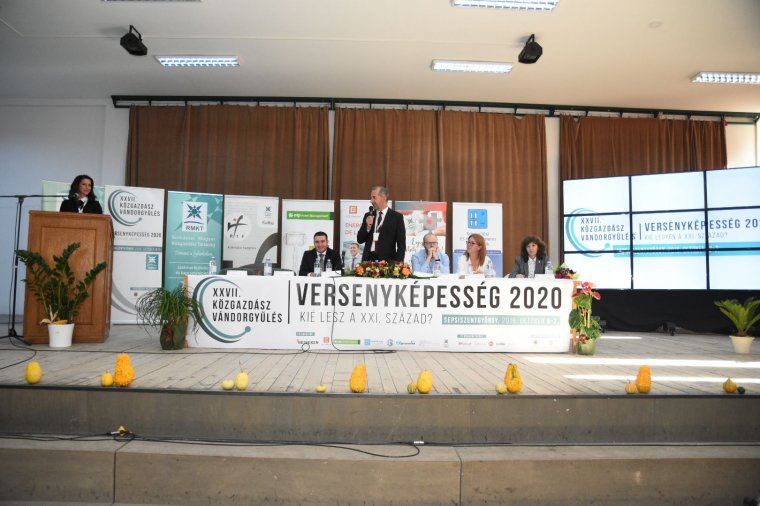 Óvatos költekezésre intenek a közgazdászok: a hosszú távú tervezés fontosságára hívták fel a figyelmet az RMKT vándorgyűlésén