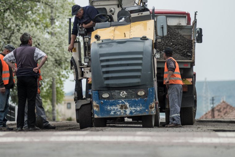 Aszfaltozás miatt lezárnak egy forgalmas útszakaszt Székelyudvarhelyen