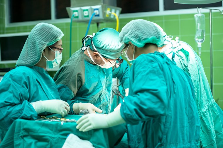 Egészségügyi miniszter: több mint száz orvos térne haza külföldről