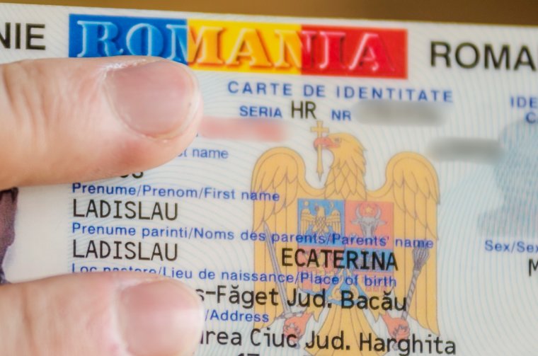 Belügyminiszter: a jövő év augusztusa után kiállított személyivel már nem lehet kilépni az országból