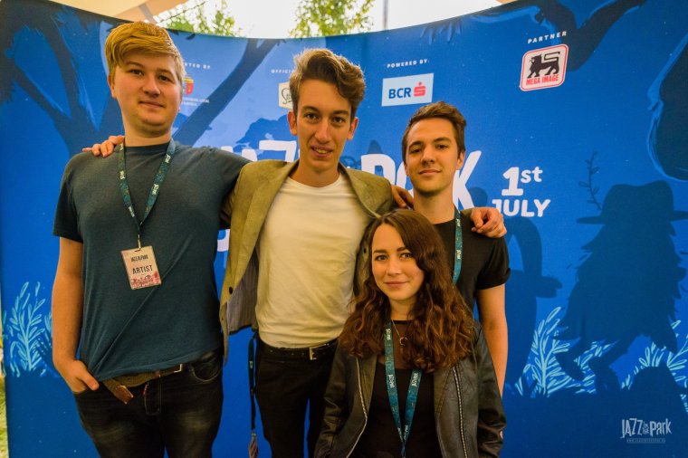 Négy zenész, „két ország” és egy csodálatos zenekar