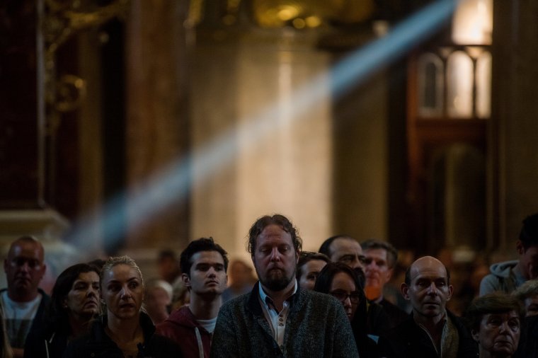 „Krisztus feltámadásával igazolta, hogy a látható világon kívül is van valóság”