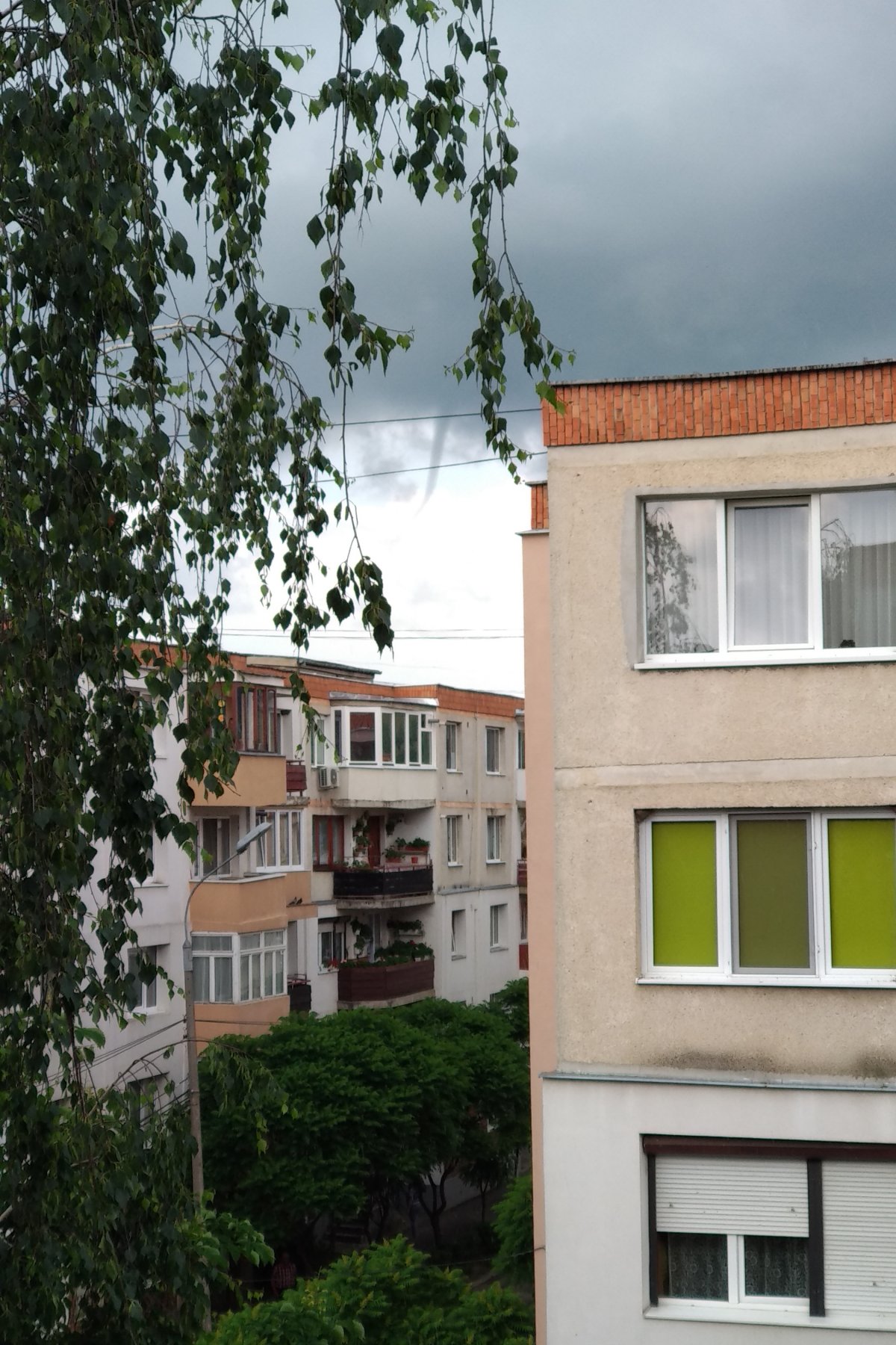 A tölcsér Székelyudvarhely felett •  Fotó: Bagi Gábor