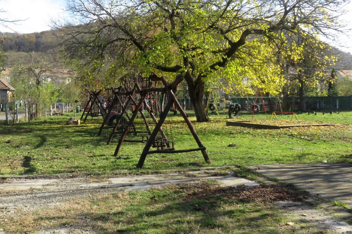 A mezőpaniti óvoda udvarán fog épülni a bölcsőde •  Fotó: Központi Regionális Fejlesztési Ügynökség