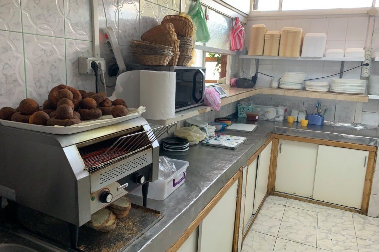 Üdülőtelepeket ellenőrzött az élelmiszer-biztonsági hatóság, több mint egymillió lejre bírságoltak