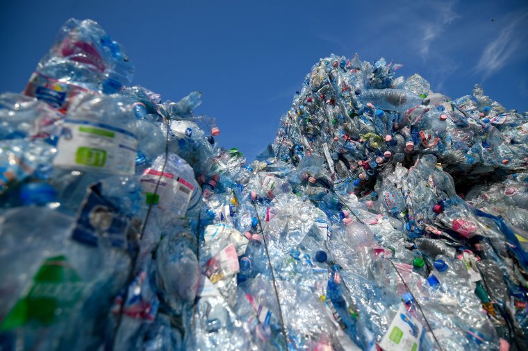 További harminc konténernyi hulladékot fedeztek fel a konstancai kikötőben