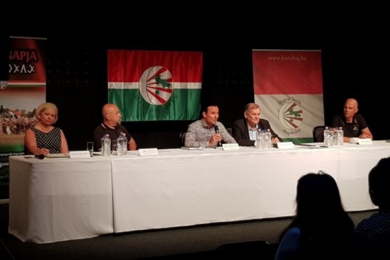 •  Fotó: Ősök Napja