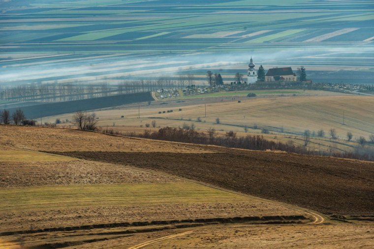 Gyalog, kerékpáron, szekéren és lóháton fedezhetők fel Háromszék rejtett csodái
