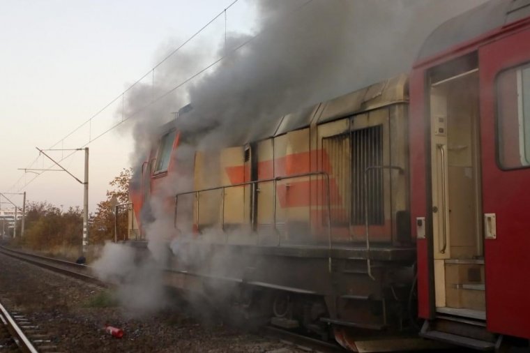 Nemzetközi vonat mozdonya gyúlt ki