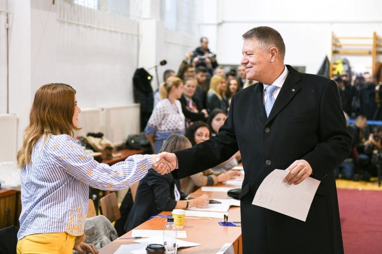 Részeredmények: elsöprő győzelmet aratott Klaus Johannis