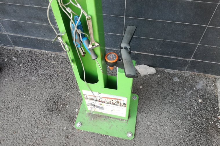 Megrongálták a közösségi kerékpárjavítót