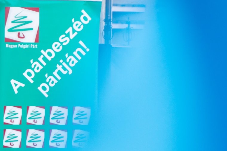 Szembemegy a Maros megyei szervezet Mezei János pártelnökkel