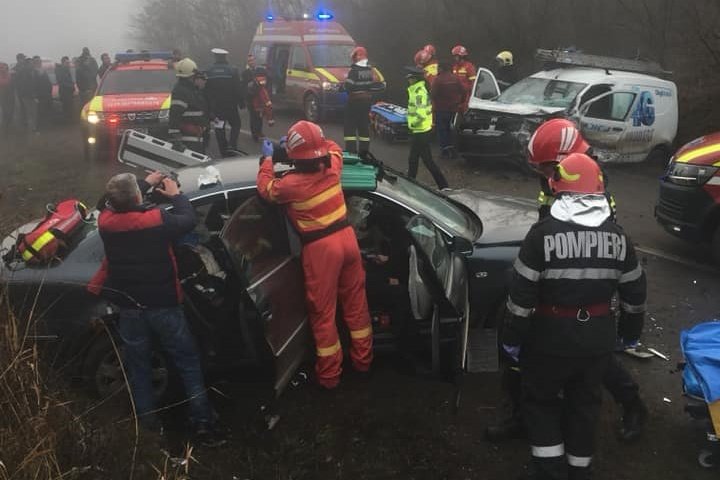 Két autó ütközött, négyen sérültek meg