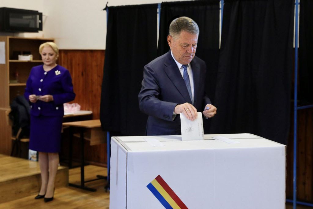 Ketten maradtak, de ki mekkora eséllyel? Montázs: Székelyhon. Fotók forrása: Presidency.ro, Psd.ro 