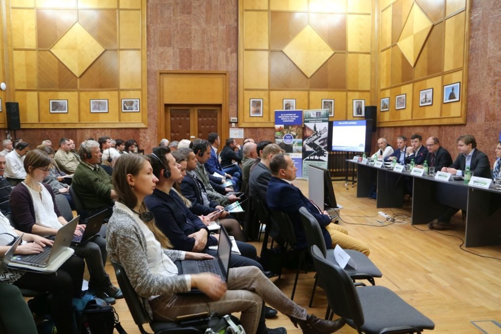 A platform résztvevői. Előrelépést remélnek a medveügy megoldásában •  Fotó: Hargita megye tanácsának sajtószolgálata