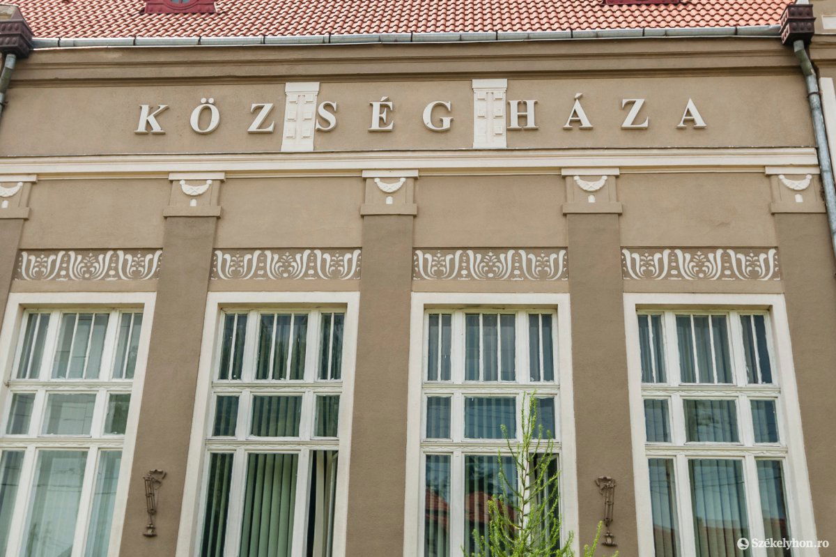 A kifogásolt felirat eltávolításáért kétszer is perelt Tanasă egyesülete •  Fotó: Veres Nándor