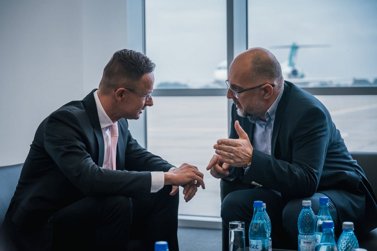 Szijjártó Péter abban állapodott meg Kelemen Hunorral, hogy a Partiumban folytatódik a gazdaságfejlesztési program •  Fotó: Gönczy Tamás/RMDSZ