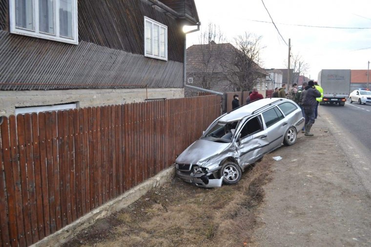Fiatal nő sérült meg a csíkszentdomokosi balesetben