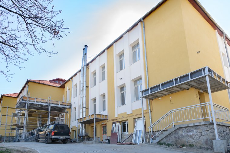 Belső felújítási munkálatok a volt Kós Károly-iskolában