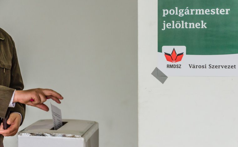 Előválasztás Gyergyószentmiklóson: házról házra járnak