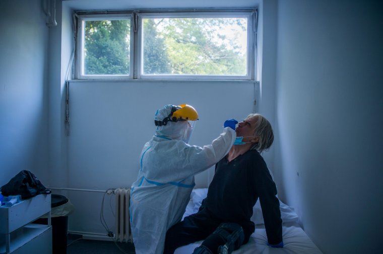 Nyolcezer fölött az újonnan regisztrált fertőzöttek száma