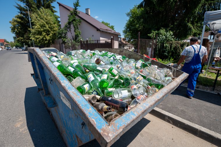 Külön zsákba gyűjtik az üveget Háromszéken