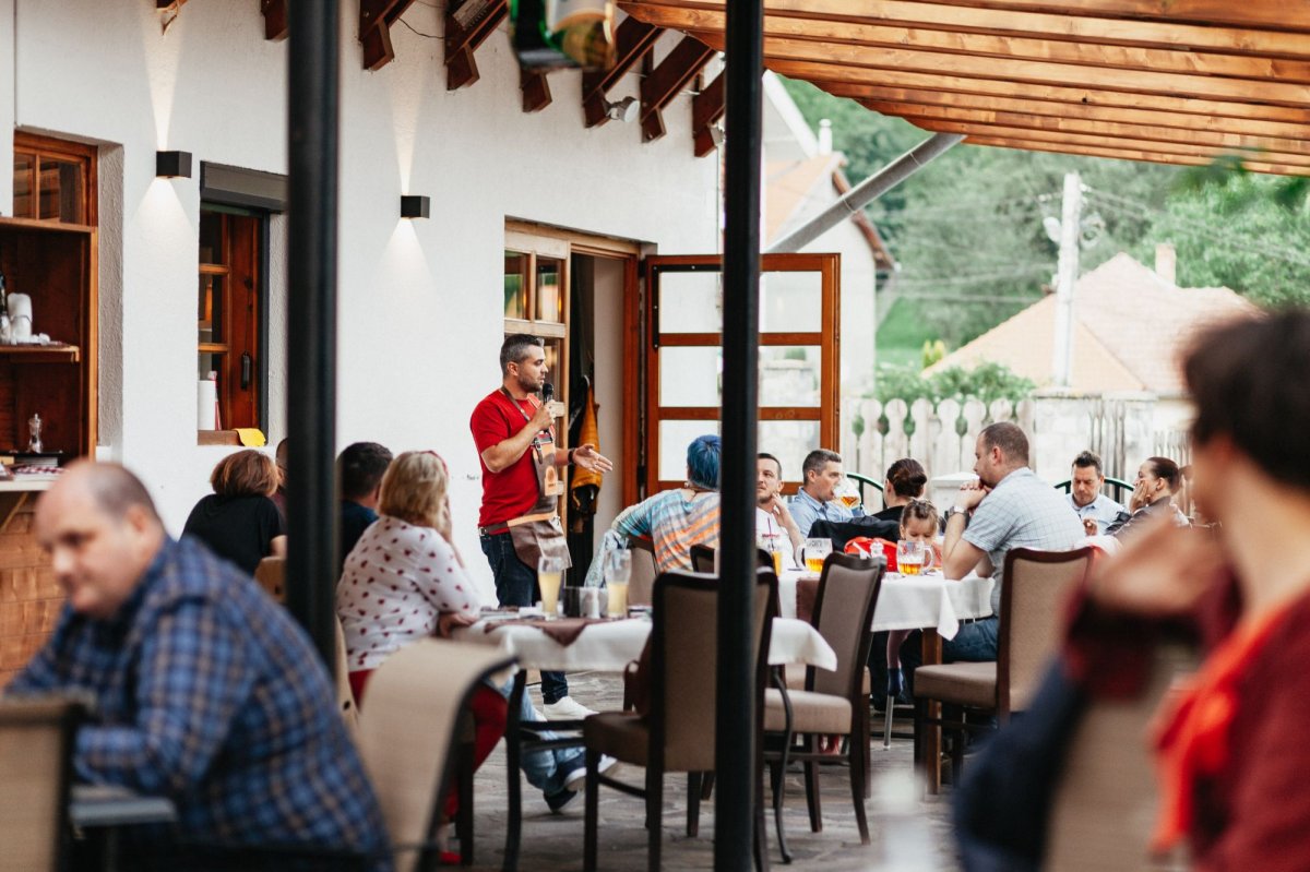 A Páva Kert rendszeresen
helyszíne változatos
gasztronómiai és kulturális
rendezvényeknek is &bullet;  Fotó: Tornai István