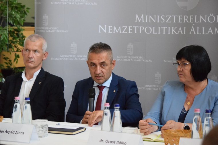 Szülőföldjükön tartanák a magyar kutatókat