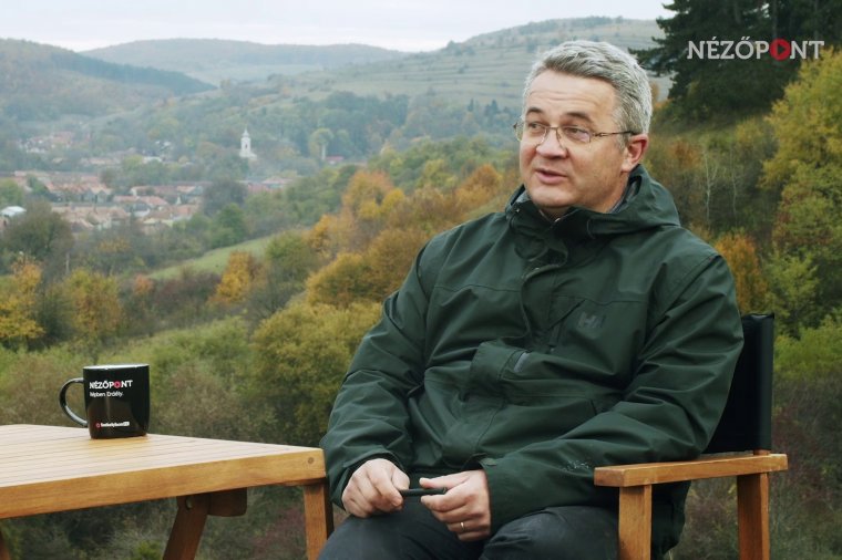 Átvészelni a vesztegzárat