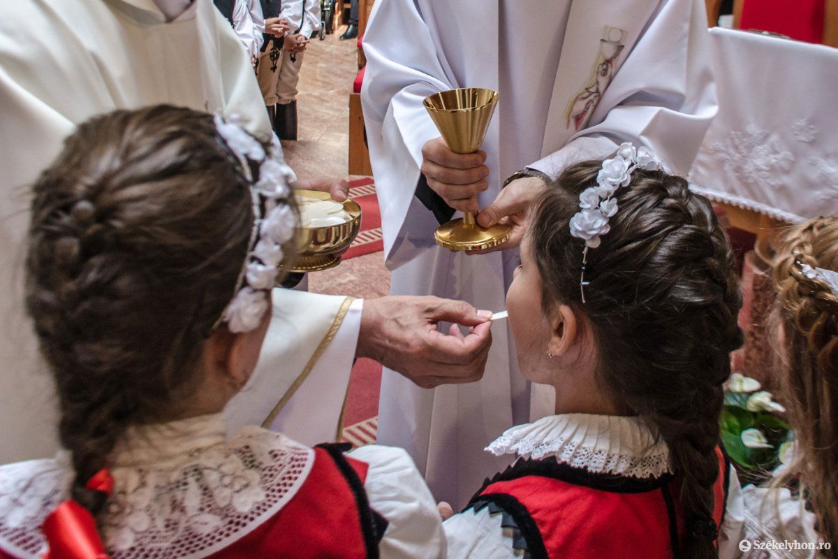 Nem kell újból halasztani: az ősz folyamán Székelyudvarhelyen is megtartják az elsőáldozásokat. Archív •  Fotó: Pinti Attila