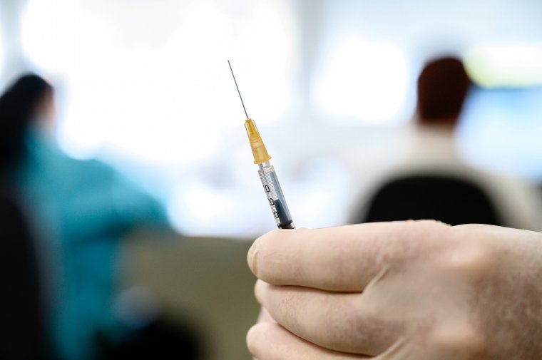 Hivatalos: 26 éves korig ingyenes a HPV elleni védőoltás