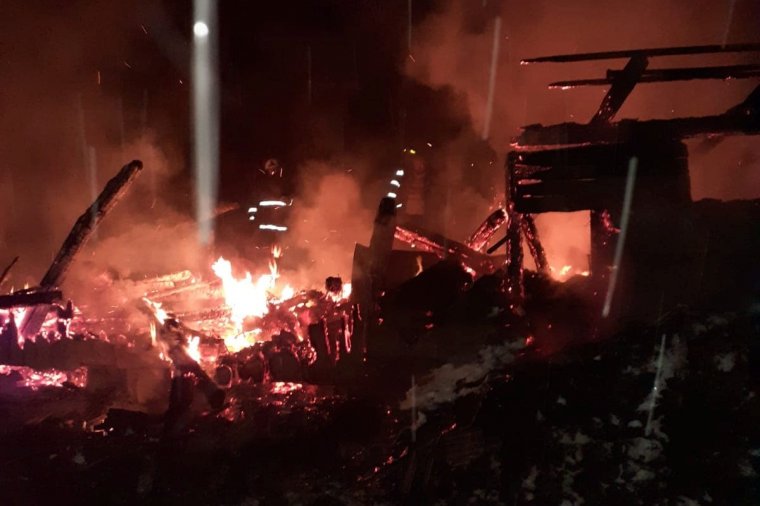 Egy ló és két sertés pusztult el a szovátai istállótűzben