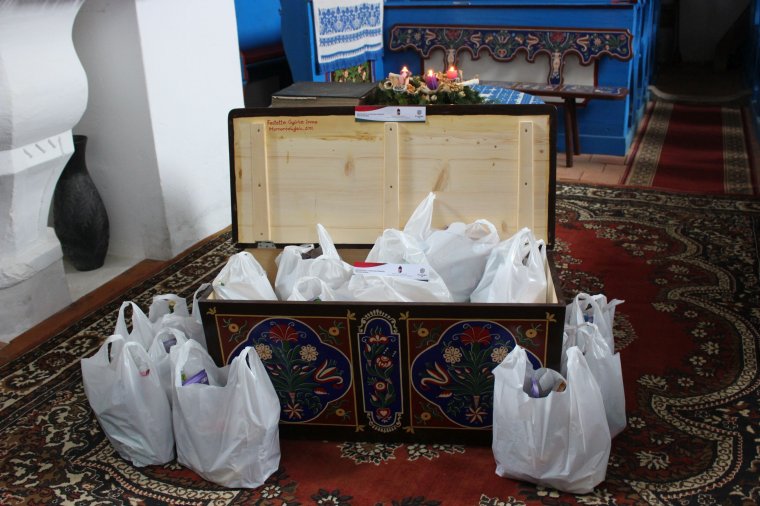 Ajándékosztó tulipános láda Homoródújfaluban