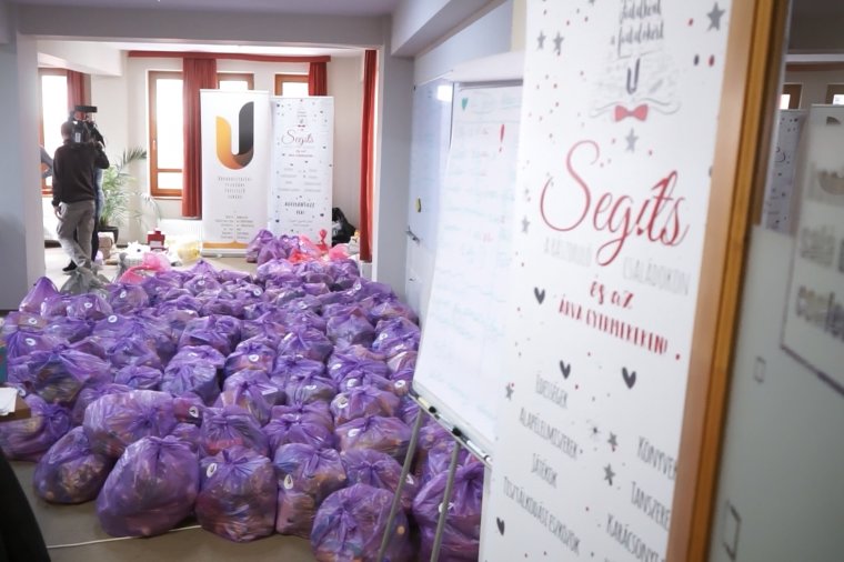 Fiatalok gyűjtenek a rászorulóknak Székelyudvarhelyen
