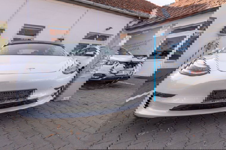 A jövő már velünk van (x)