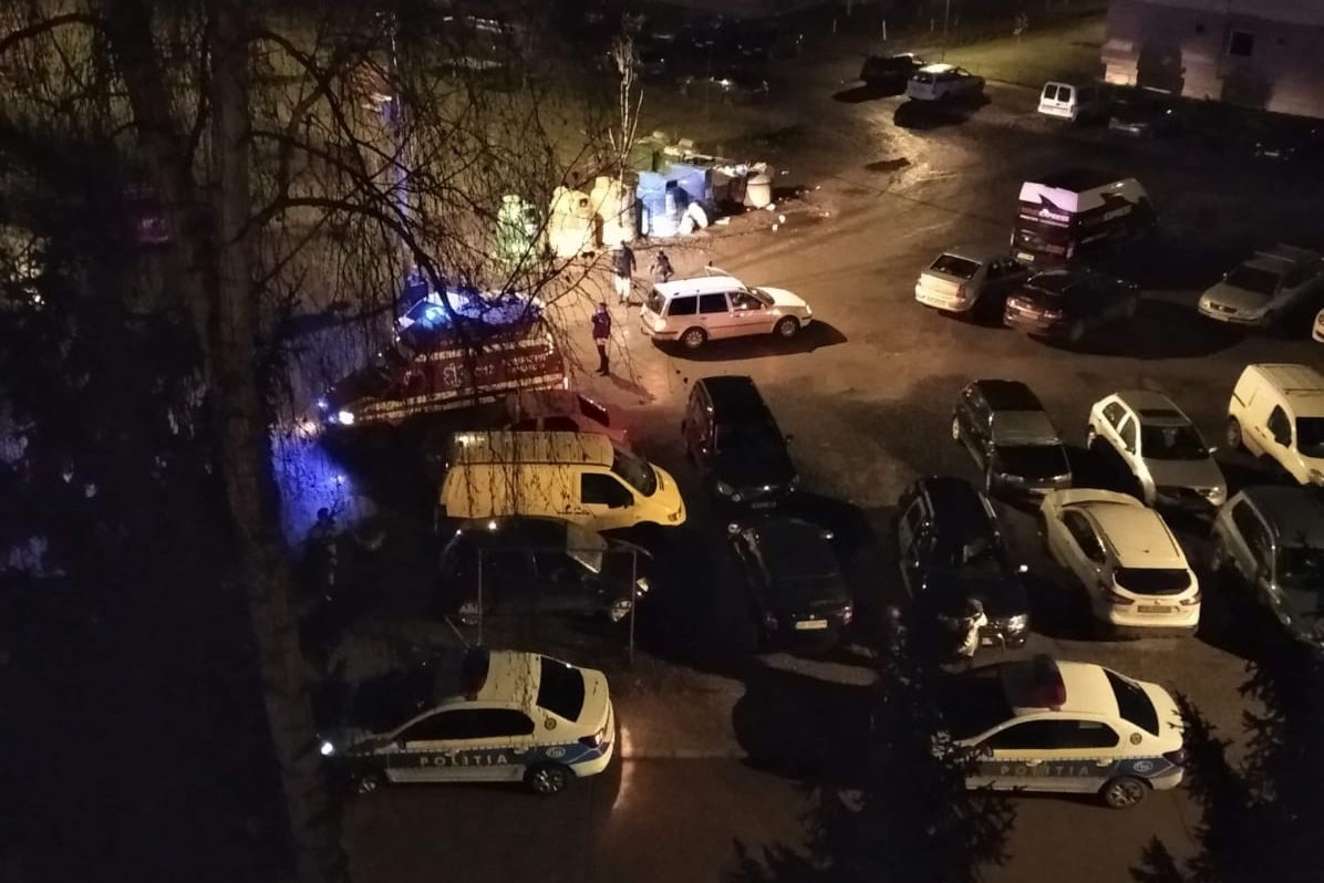 Indulatokat váltott ki és erőszakot szült egy parkolás, amihez a hatóságok is kiszálltak •  Fotó: Olvasónk