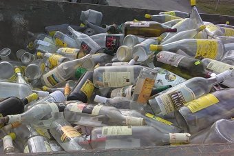 Ha megszabadulna az otthon felgyűlt üvegektől, lehetősége lesz rá pénteken Csíkszeredában