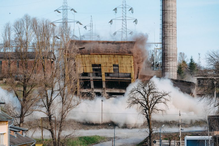 Sok gépi munka helyett robbantás – videóval