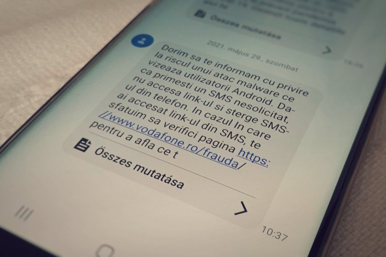 Futárszolgálatnak álcázott adatlopás