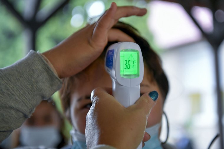 A koronavírus-járvány alatti, túlárazott közbeszerzések miatt vizsgálódik a DNA két volt bukaresti kerületi polgármester ellen