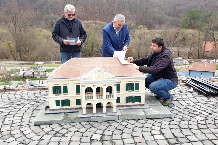 Úgy gondolták, hogy ennek az épületnek ott a helye a Mini Erdély Parkban – íme, hogyan lehet „bekerülni”
