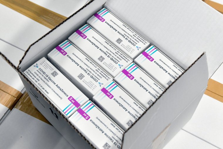 Több mint 70 ezer adaggal oltottak Romániában az AstraZeneca Itáliában betiltott szállítmányából